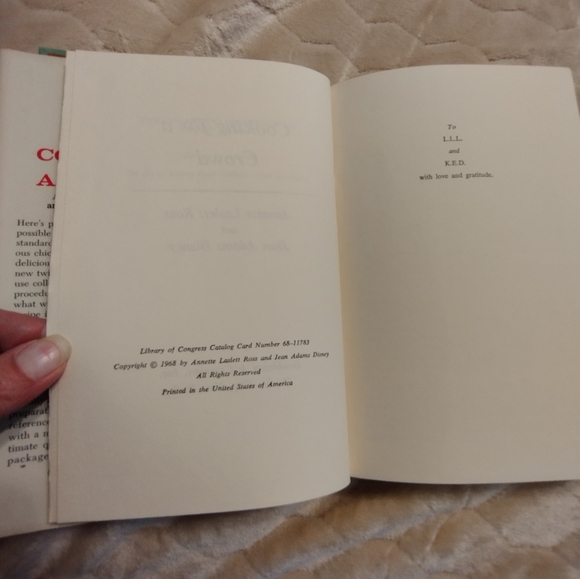 RARE Hardcover Cooking for a Crowd cookbook - Ross & Disney. 1968! Vintage - Picture 6 of 6